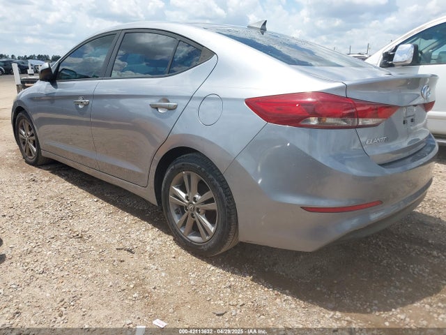 5NPD84LF3HH063643 Hyundai ELANTRA SE