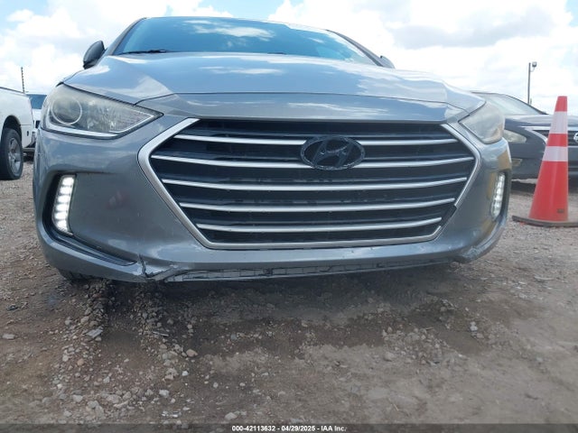 5NPD84LF3HH063643 Hyundai ELANTRA SE