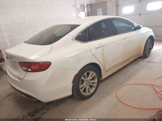 Chrysler 200 Limited 2015 1C3CCCAB2FN578266 Image 4