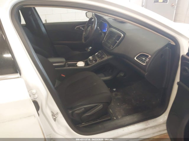 Chrysler 200 Limited 2015 1C3CCCAB2FN578266 Image 5