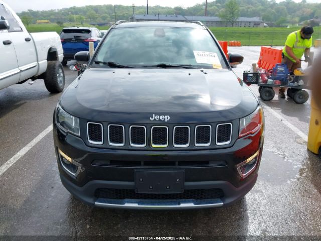 3C4NJDCB9JT238358 Jeep Compass Limited 4x4