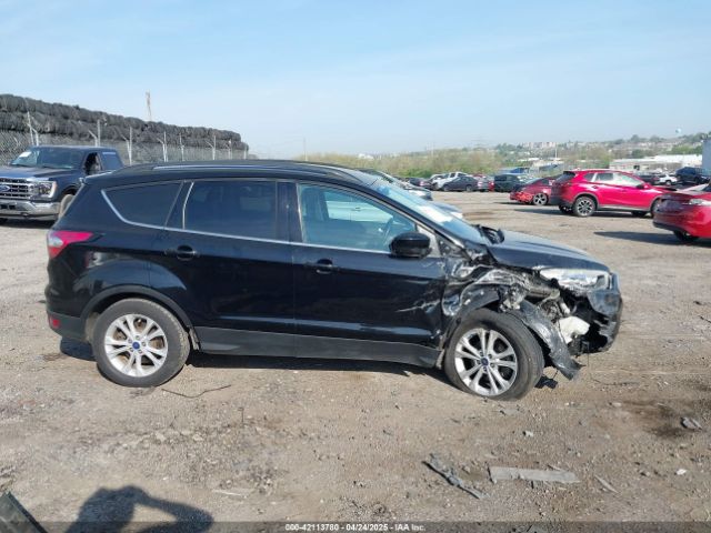1FMCU0HD4JUA93703 Ford ESCAPE SEL