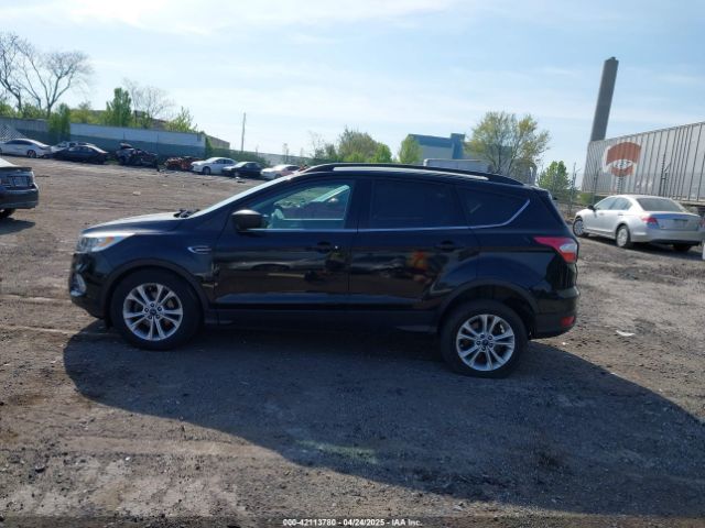 1FMCU0HD4JUA93703 Ford ESCAPE SEL