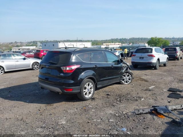 1FMCU0HD4JUA93703 Ford ESCAPE SEL