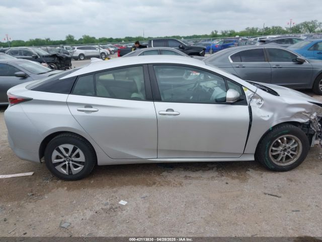 JTDKARFU1H3044393 Toyota Prius Four
