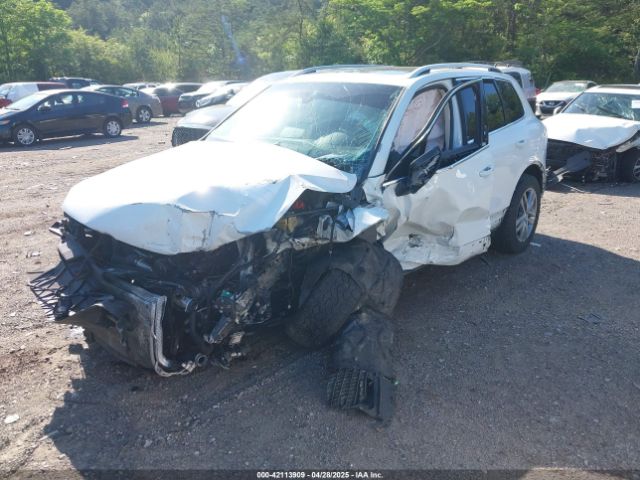2016 VOLKSWAGEN TOUAREG WVGEP9BP4GD002364 Photo 1