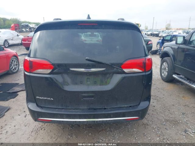 2C4RC1EG4LR108013 Chrysler Pacifica Touring L Plus