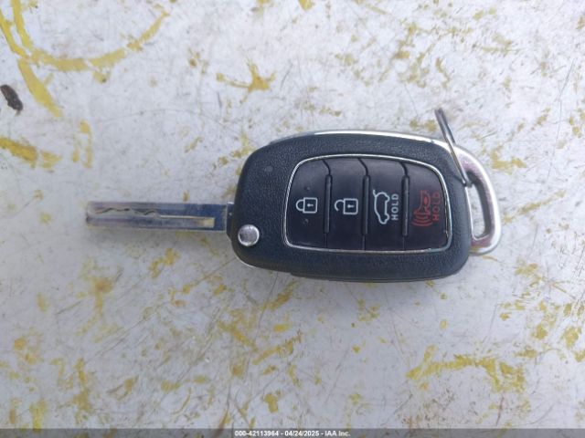 5NMZU3LB2HH037704 Hyundai Santa Fe Sport 2.4l