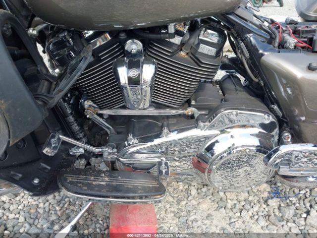 2019 HARLEY-DAVIDSON FLTRX 1HD1KHC12KB617732 Photo 8