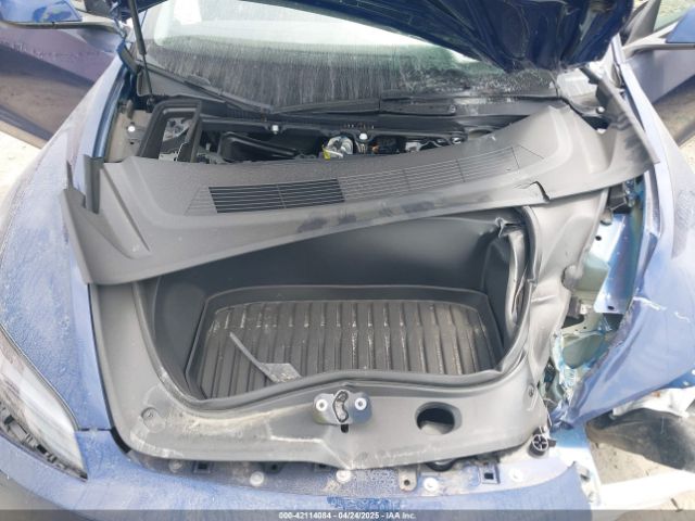 5YJ3E1EB9SF940283 Tesla 2025