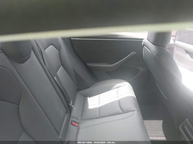 5YJ3E1EB9SF940283 Tesla 2025