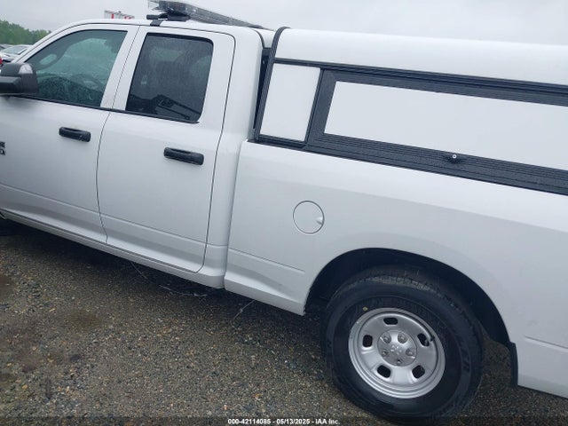 1C6RR7FT4PS588854 RAM 1500 Classic Tradesman  4x4 6'4 Box