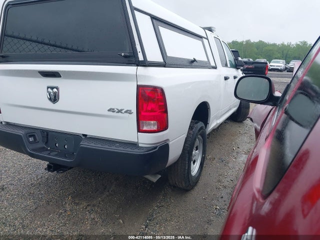 1C6RR7FT4PS588854 RAM 1500 Classic Tradesman  4x4 6'4 Box