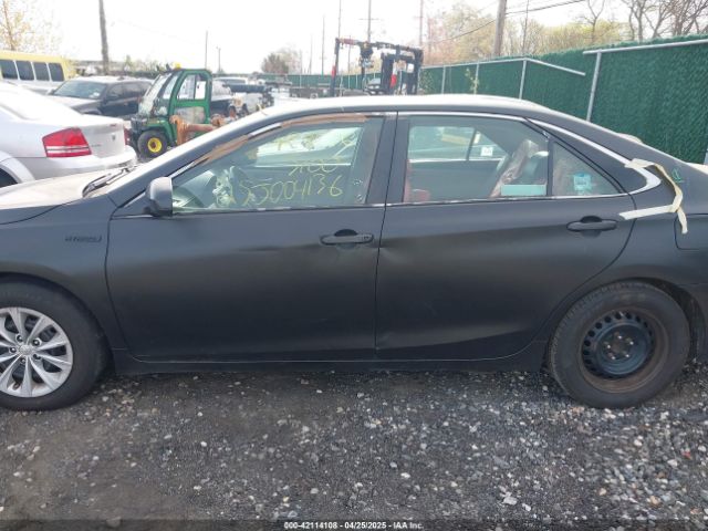 4T1BD1FK0FU145824 Toyota Camry Hybrid Le