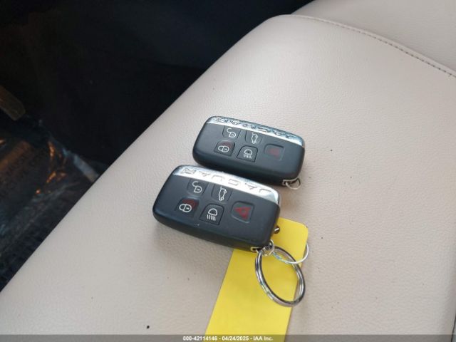 2020 JAGUAR F-PACE SADCJ2FXXLA631058 Photo 10