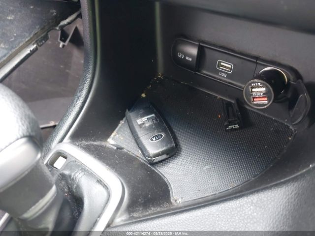 KNDPMCAC1L7704734 KIA Sportage Lx