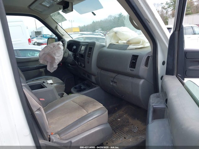 1N6AF0KY4HN812208 Nissan Nv Cargo Nv3500 Hd Sl V8