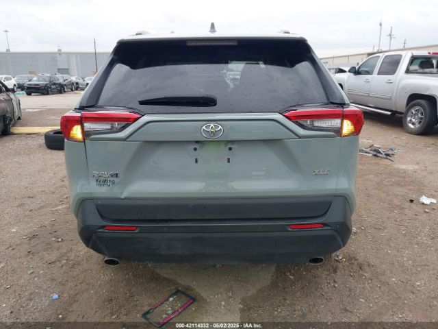 2T3C1RFV8MW131096 Toyota Rav4 Xle Premium
