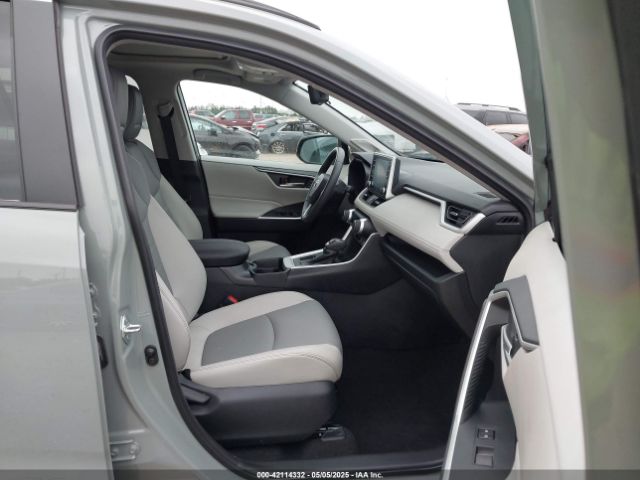 2T3C1RFV8MW131096 Toyota Rav4 Xle Premium