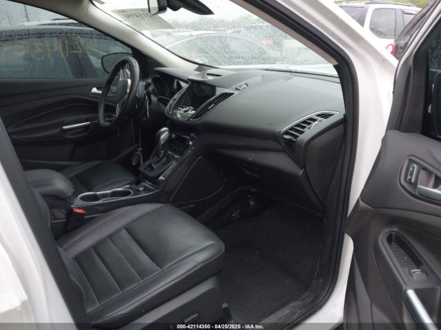 1FMCU9J95GUB81033 Ford Escape Titanium
