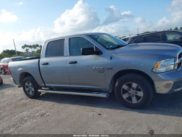 1C6RR6KT1KS746771 RAM 1500 Classic Tradesman  4x2 5'7 Box
