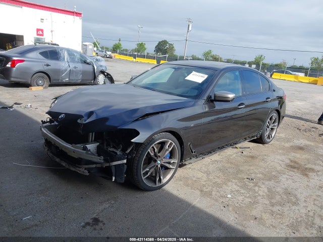 WBAJB9C5XJG464039 BMW m550i