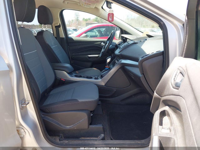 1FMCU9GX0FUB99881 Ford ESCAPE SE