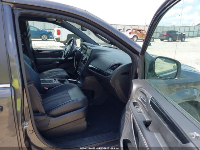 2C4RC1HG4GR271360 Chrysler Town & Country S