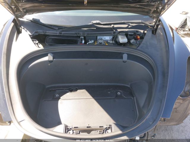 5YJ3E1EB9KF231742 Tesla Model 3 Long Range/performance