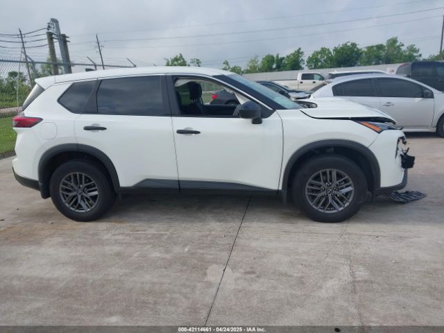 5N1BT3AA5RC726064 Nissan Rogue S Fwd