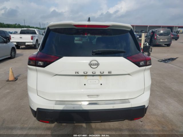 5N1BT3AA5RC726064 Nissan Rogue S Fwd