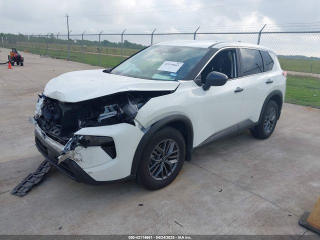 5N1BT3AA5RC726064 Nissan Rogue S Fwd