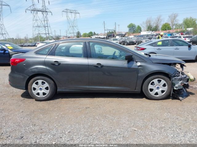 1FADP3E23GL400982 Ford FOCUS S