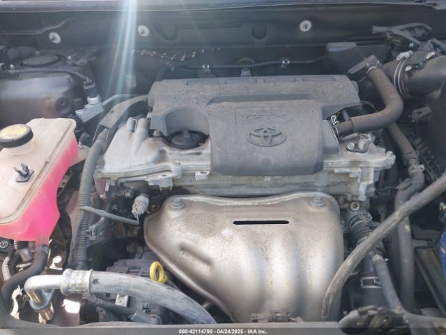 2T3ZFREV3FW195417 Toyota RAV4 LE