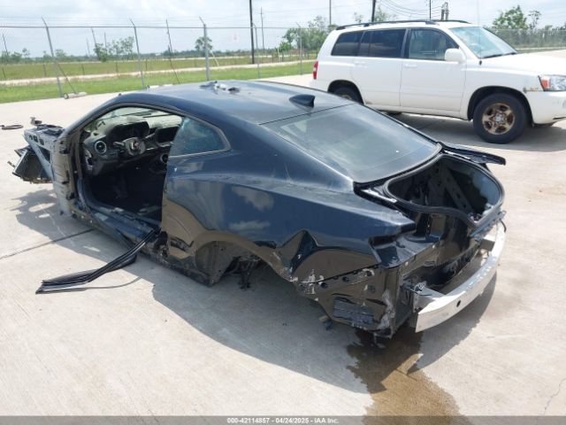 2019 CHEVROLET CAMARO 1G1FE1R73K0155218 Photo 2