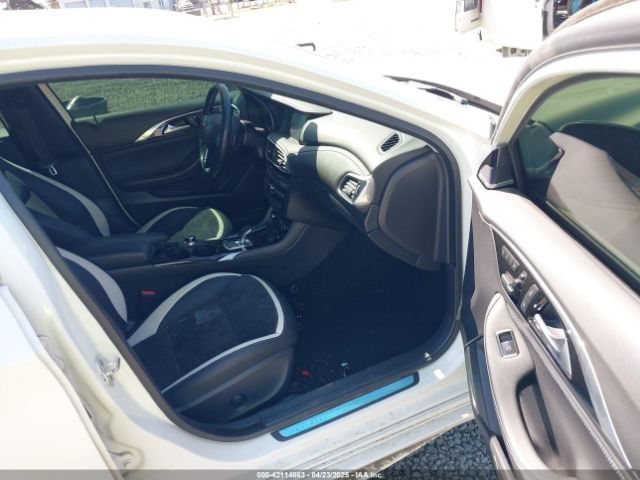 SJKCH5CPXJA043359 Infiniti Qx30 Sport