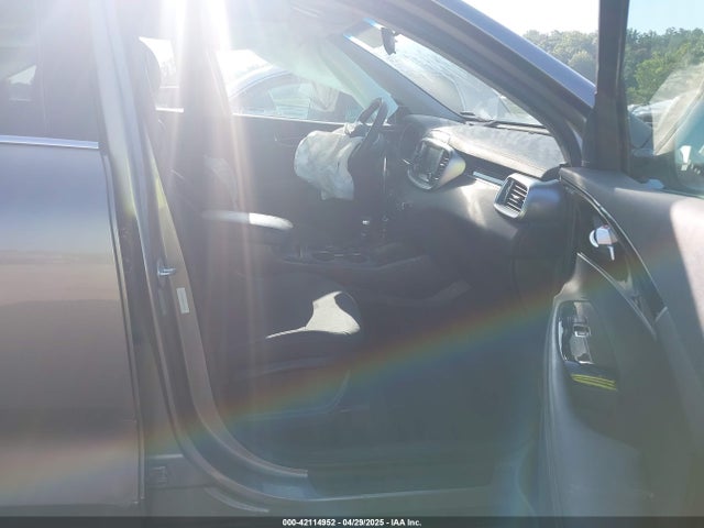 5XYPG4A38KG506389 KIA Sorento 2.4l Lx