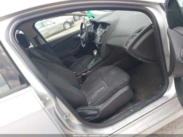 1FADP3F20GL228831 Ford FOCUS SE