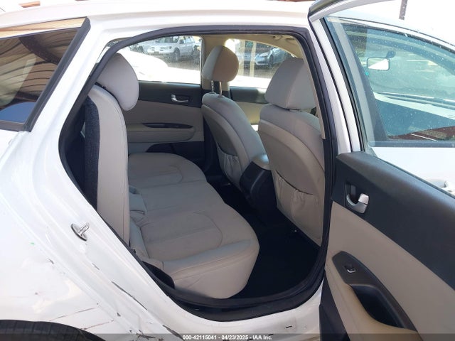 5XXGT4L34HG152960 KIA Optima Lx