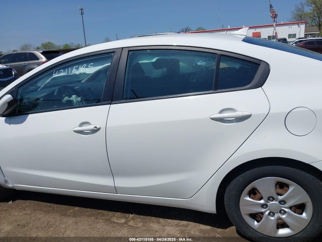 KIA FORTE LX 2018 3KPFK4A70JE229472 Image 14