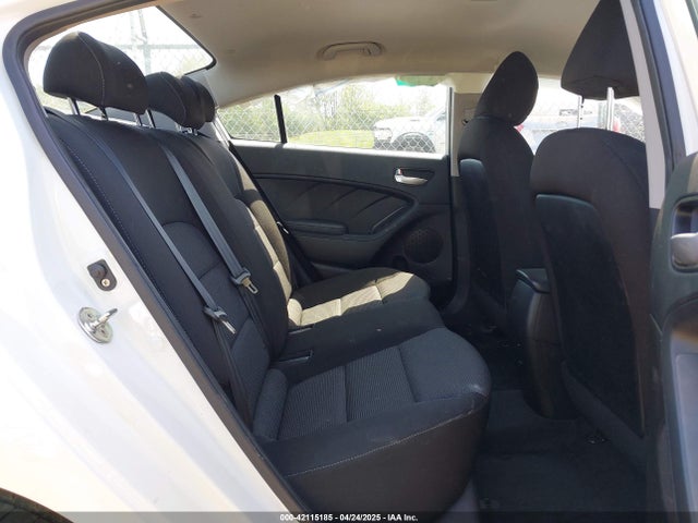 KIA FORTE LX 2018 3KPFK4A70JE229472 Image 8