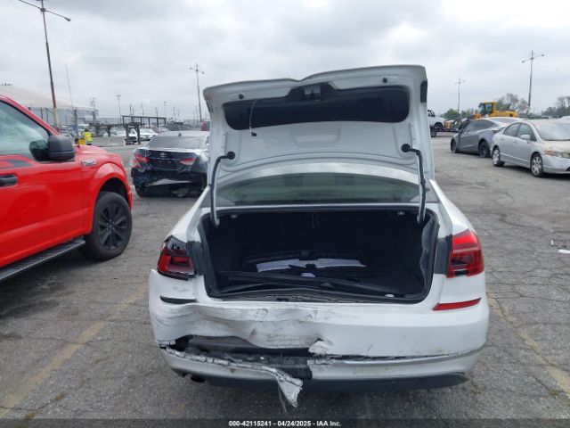 1VWAT7A3XHC051879 Volkswagen Passat 1.8t S