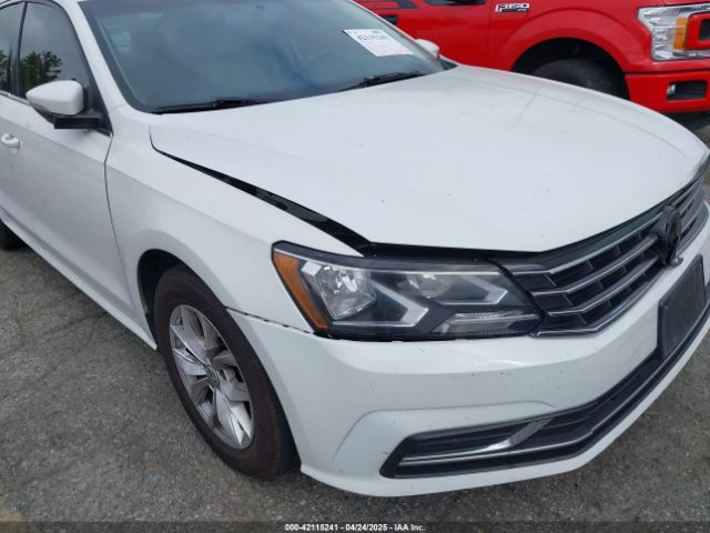 1VWAT7A3XHC051879 Volkswagen Passat 1.8t S