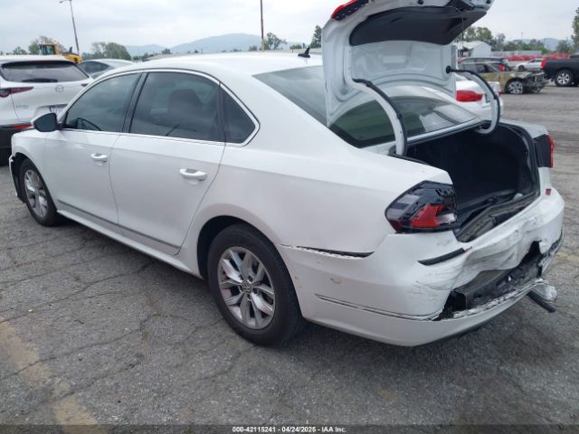 1VWAT7A3XHC051879 Volkswagen Passat 1.8t S
