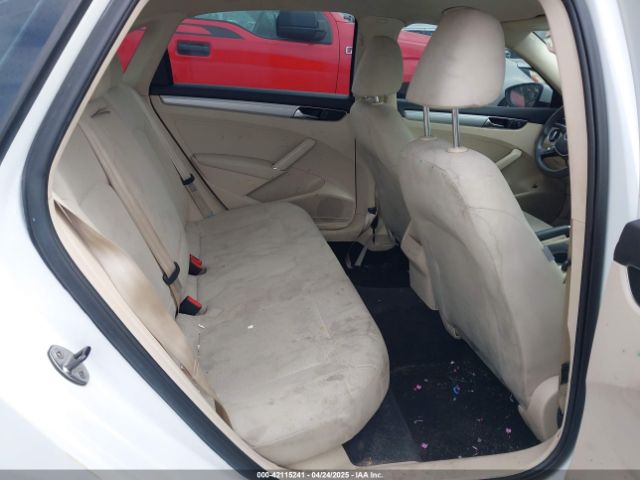 1VWAT7A3XHC051879 Volkswagen Passat 1.8t S