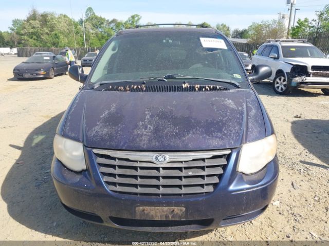 2005 CHRYSLER TOWN & COUNTRY 2C4GP44R45R232608 Photo 5