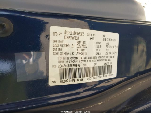 2005 CHRYSLER TOWN & COUNTRY 2C4GP44R45R232608 Photo 8