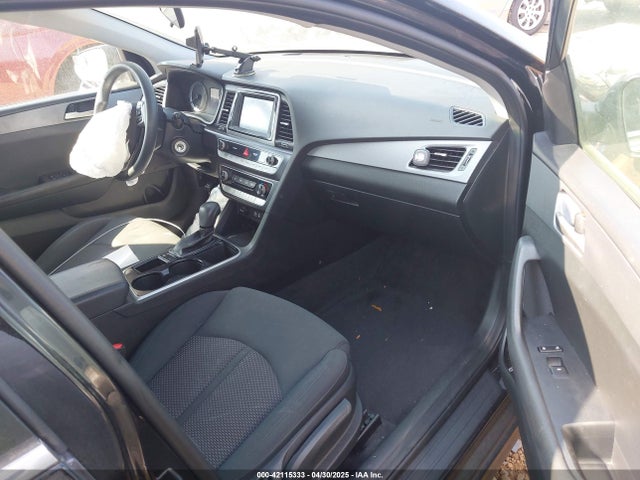 5NPE24AFXKH819257 Hyundai SONATA SE