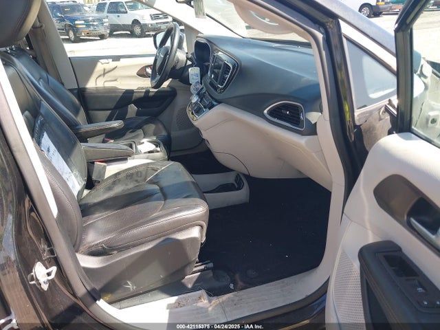 2C4RC1BG6JR253880 Chrysler Pacifica Touring L
