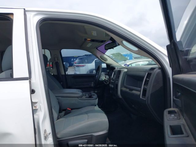 2016 RAM 2500 3C6UR5HLXGG237028 Photo 4